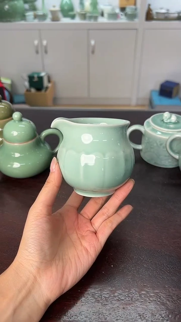 龙泉云间青瓷小米茶器   单公道杯