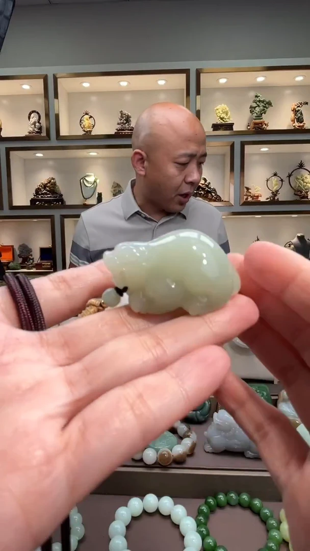 颈饰未镶嵌和田玉苏