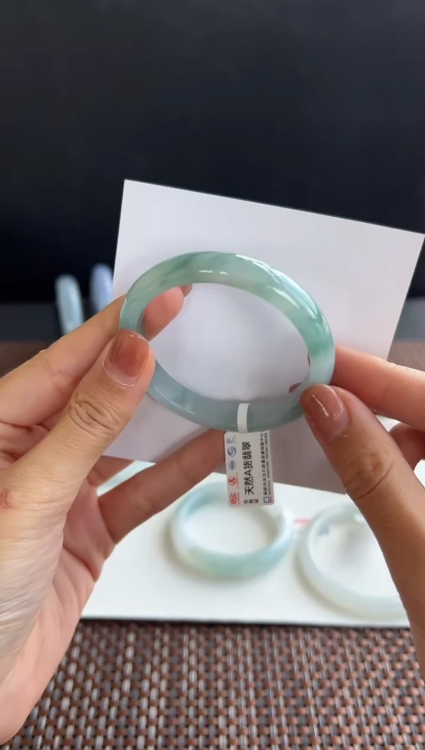 翡翠手镯未镶嵌10号52.3*9.7*6.1