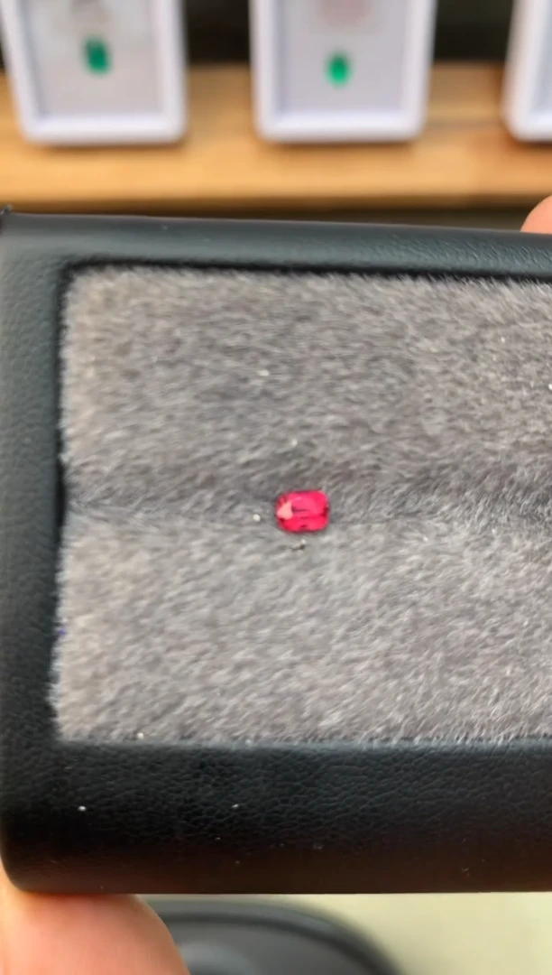 定制尖晶石裸石未镶嵌0.27ct 绝地武士