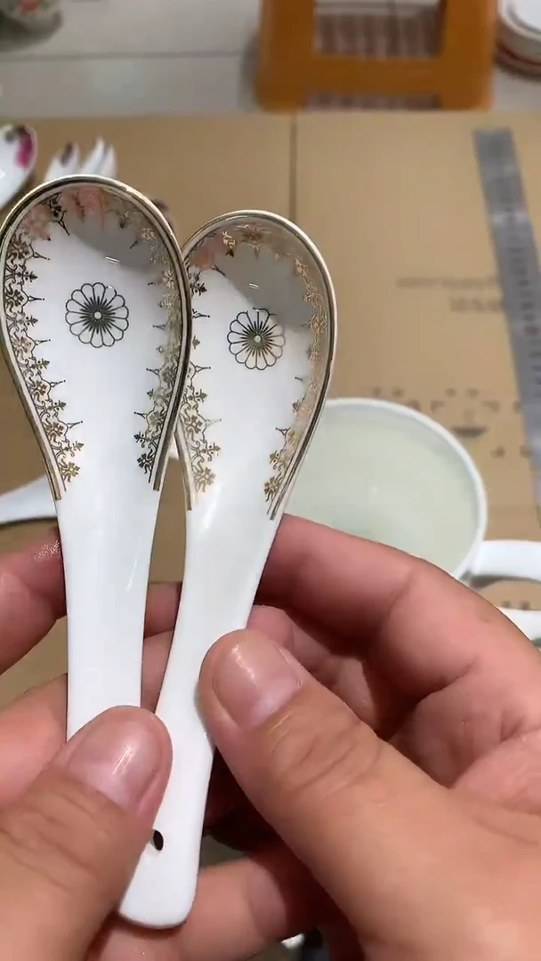 2小调羹隆达骨质瓷