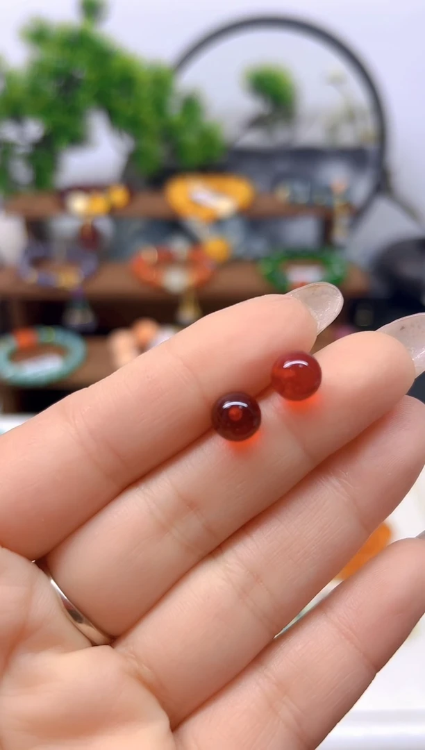 【闪购商品】血珀耳钉14K金镶嵌耳饰E19