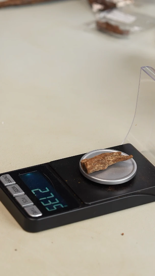 沉香沉香碎屑H****3富森红土九分沉2.7g