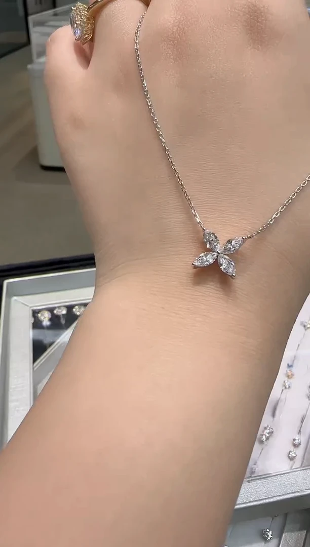 【闪购商品】合成钻石颈饰银S925镶嵌四叶草项链