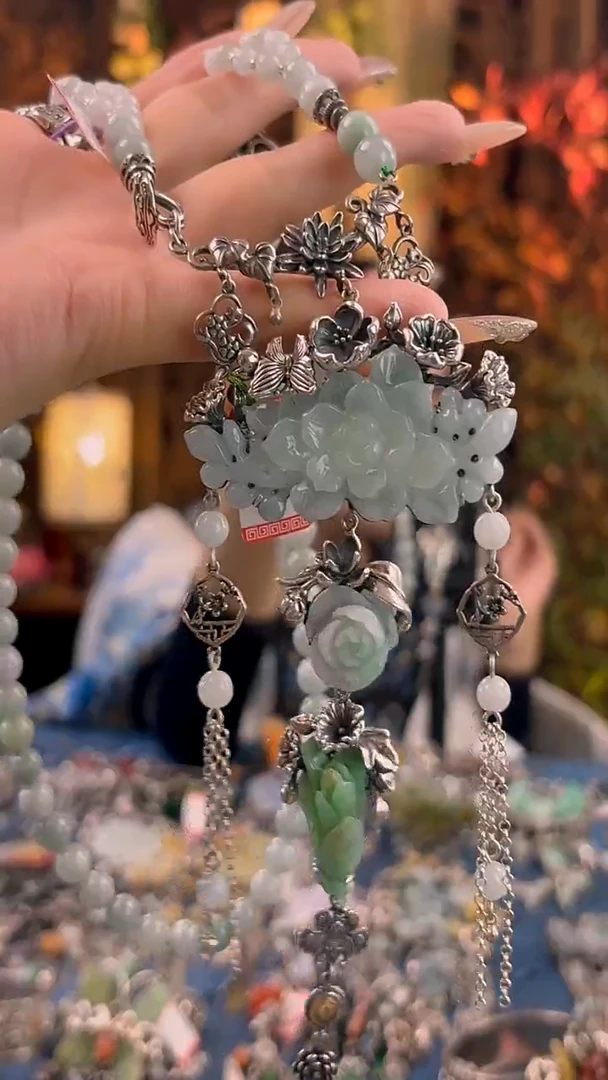 套链未镶嵌翡翠吊坠