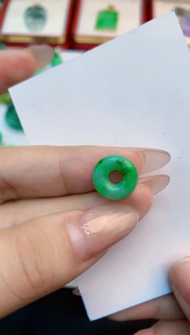 翡翠未镶嵌吊坠(不含链)1