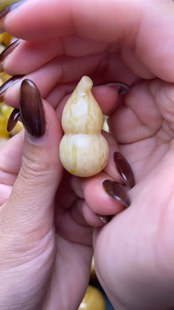 【闪购商品】琥珀裸石未镶嵌蜜蜡01