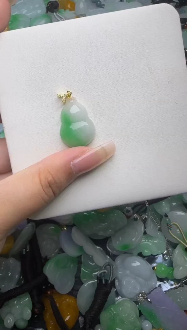 翡翠未镶嵌颈饰天然缅甸翡翠吊坠