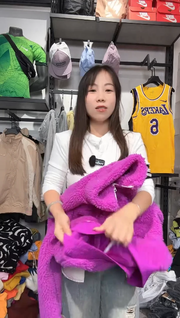 1062  编码 瑕疵款直播间过款为准 尺码 S