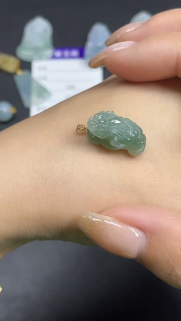 颈饰18K金镶嵌翡翠纯天然缅甸A货翡翠