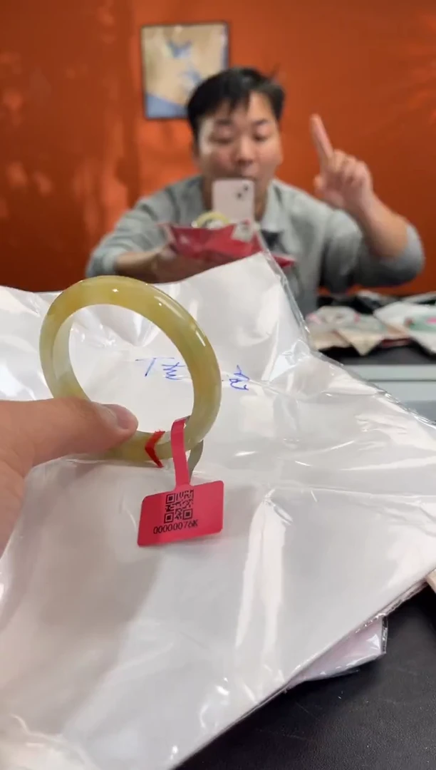 未镶嵌手镯翡翠52