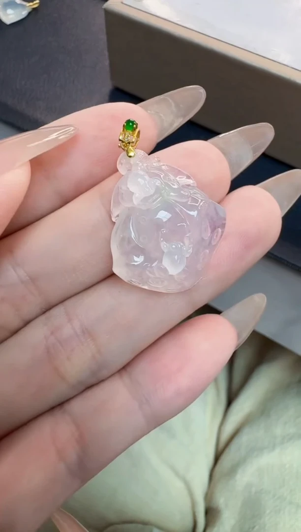 翡翠18K金镶嵌吊坠(不含链)缅甸A货翡翠
