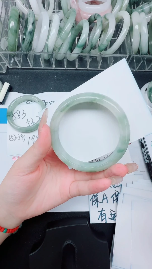 未镶嵌手镯石英质玉584/58.4