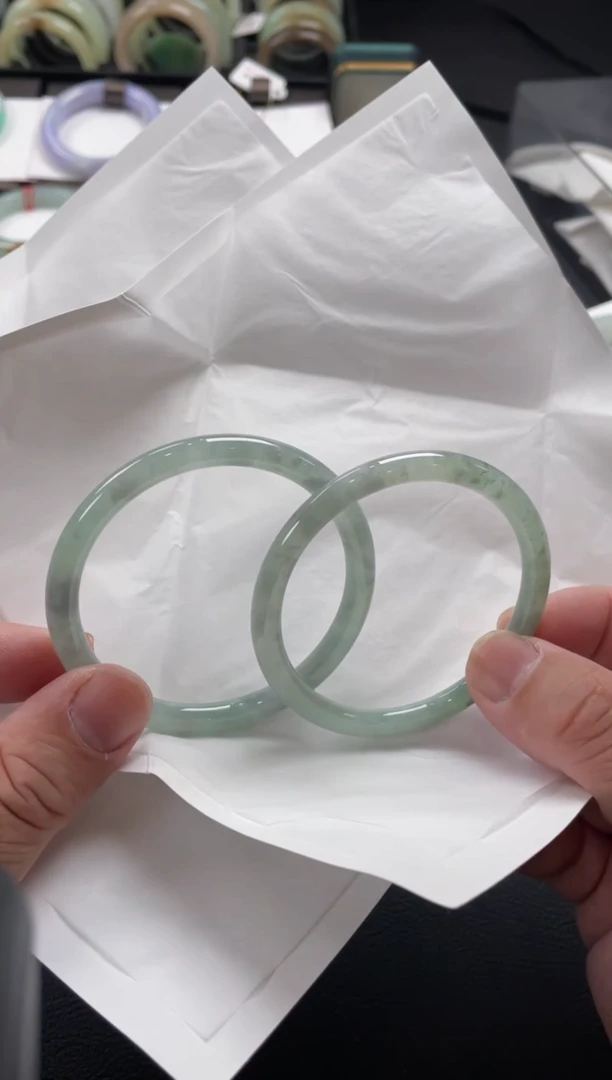 【闪购商品】翡翠手镯未镶嵌56叮当