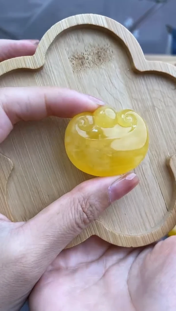 未镶嵌琥珀裸石10711147-吊坠（默认牛鼻孔）