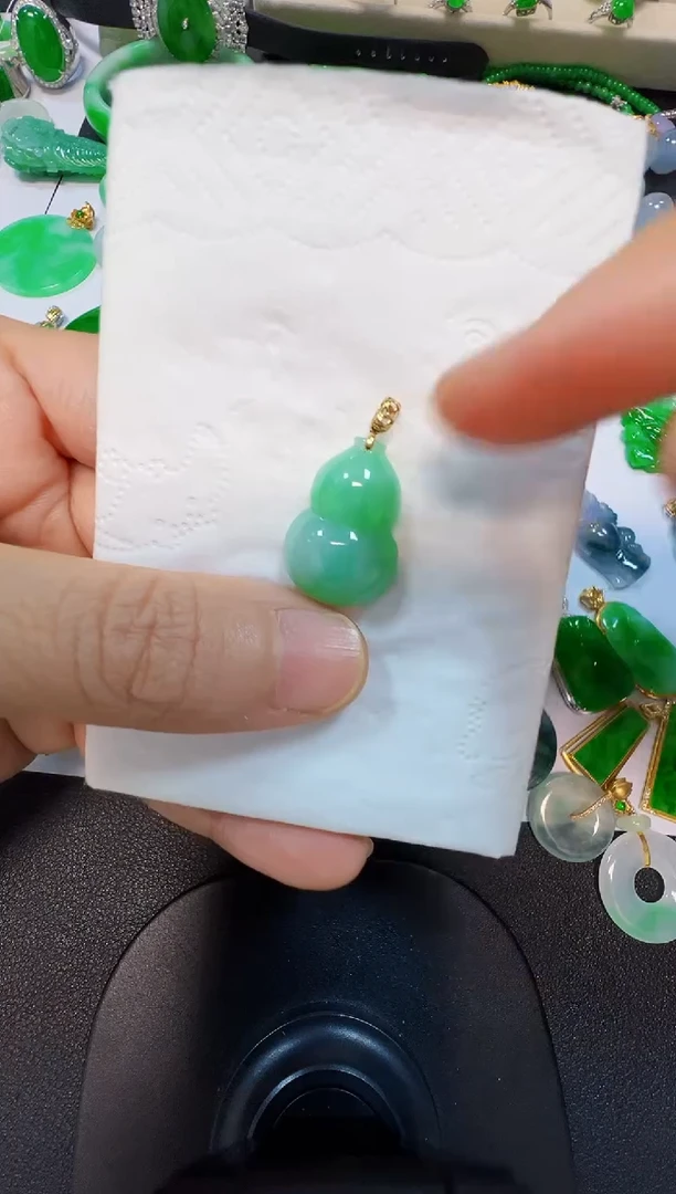 吊坠(不含链)18K金镶嵌翡翠368