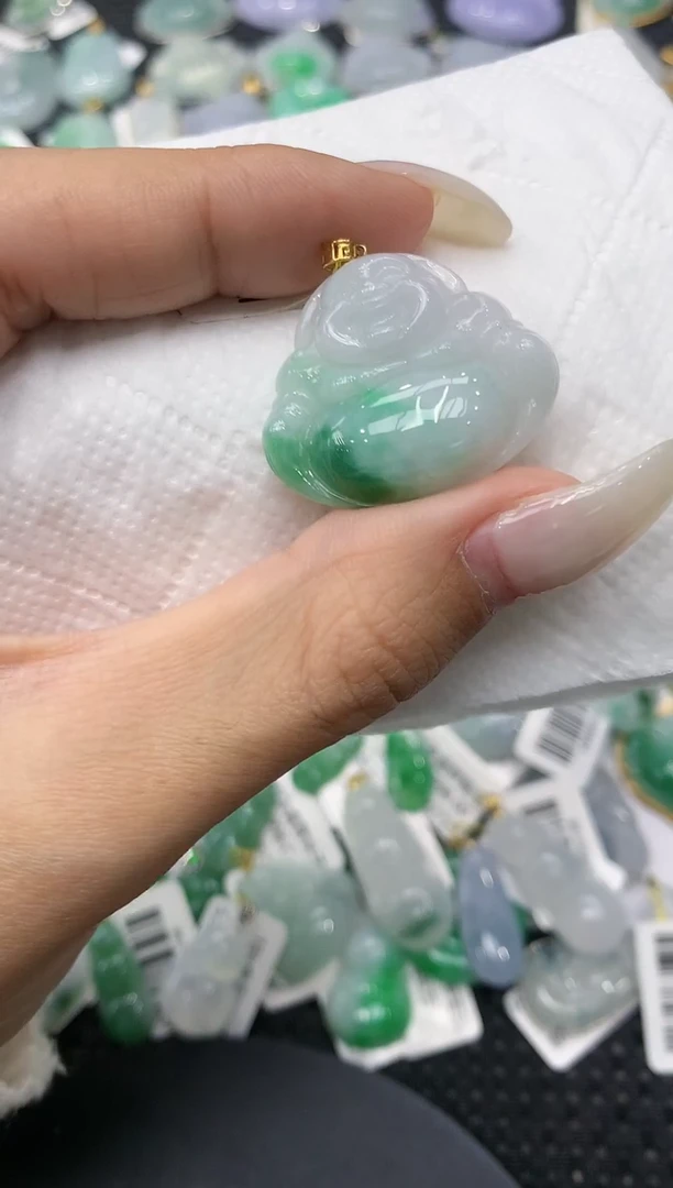 颈饰18K金镶嵌翡翠11111111111