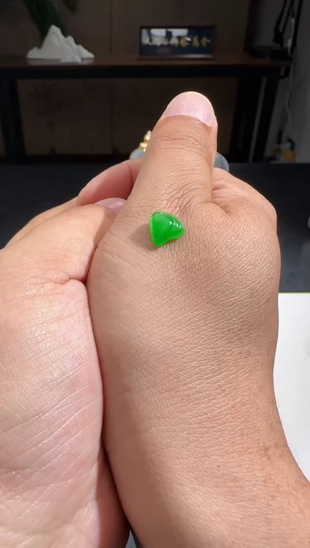 定制翡翠未镶嵌缅甸A货翡翠