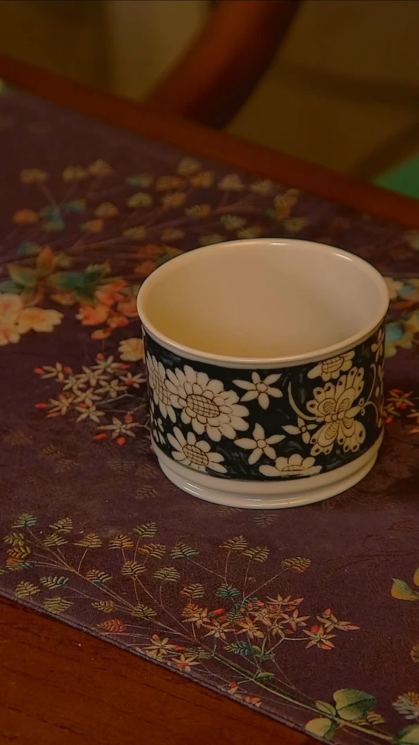 杯手工手绘杯杯很美丽