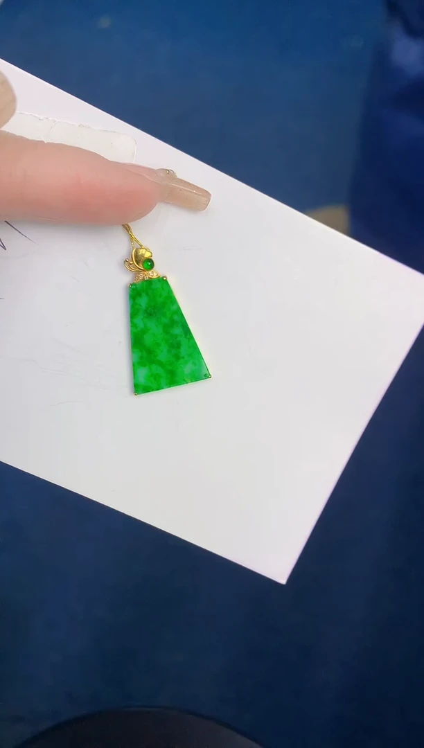 颈饰18K金镶嵌翡翠缅甸天然翡翠A货