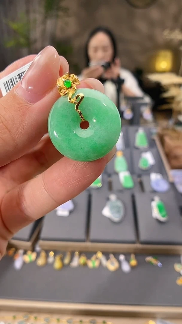 吊坠(不含链)18K金镶嵌翡翠平安扣