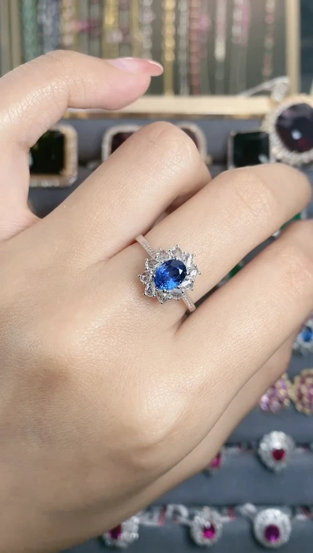 蓝宝石戒指18K金镶嵌·