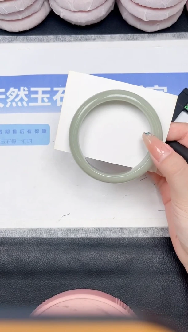 未镶嵌手镯石英质玉137-