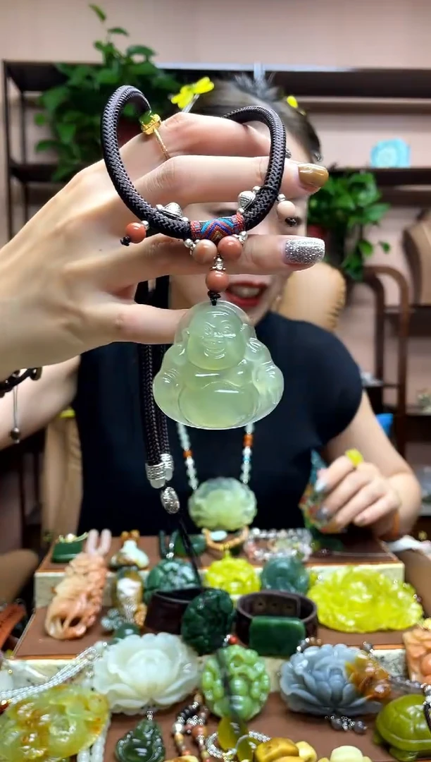 未镶嵌岫玉吊坠多样性发货发其中之一