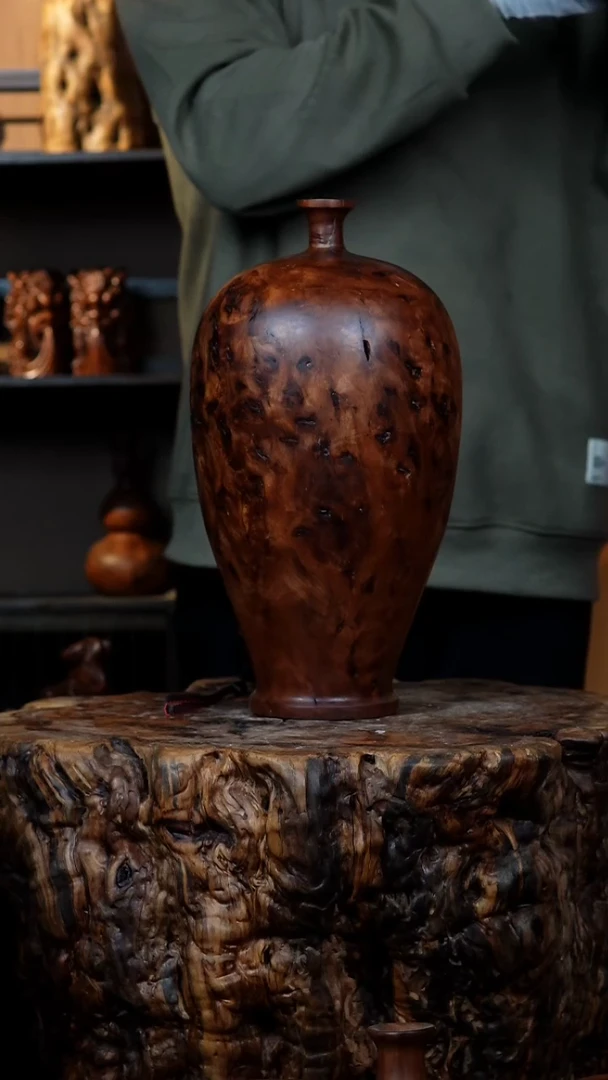 枣木百年鸡心枣木梅瓶