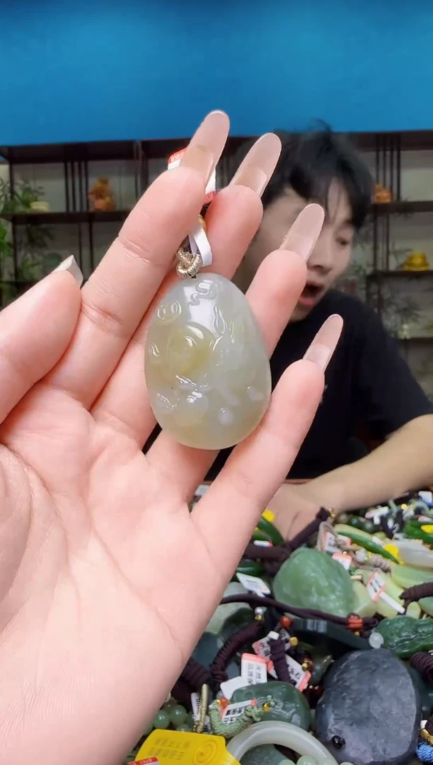 颈饰未镶嵌和田玉1