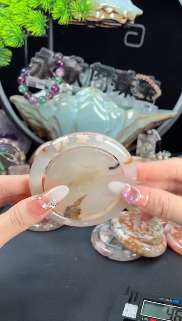 石英质玉手镯（圆镯）未镶嵌59.6