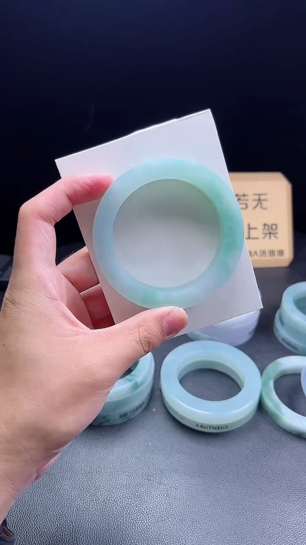 未镶嵌手镯定制翡翠竹**格定制