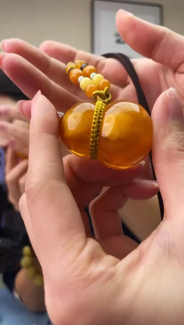 琥珀未镶嵌珠宝奇石T019假一罚十，多样性发一件