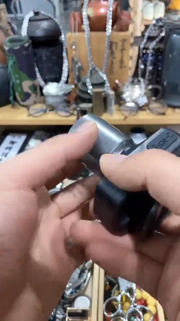 瓷片闪购商品  如图所示