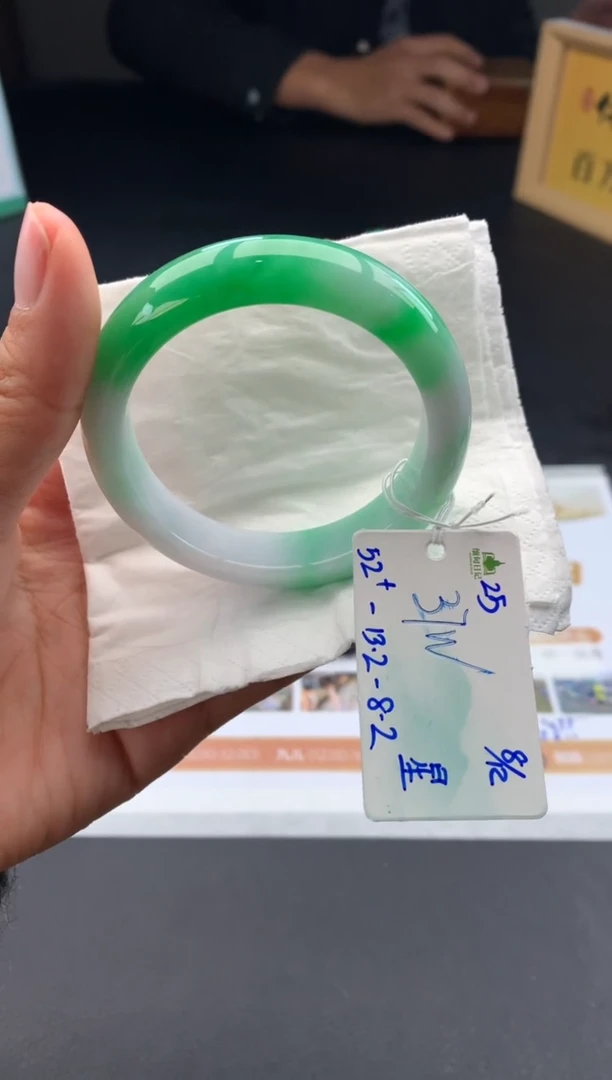 未镶嵌手镯翡翠翡翠自带#送人#，假一赔三