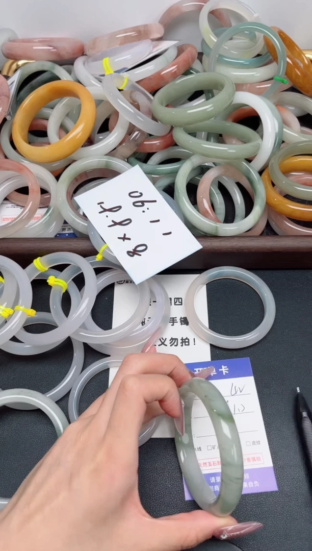 石英质玉手镯未镶嵌K42-61