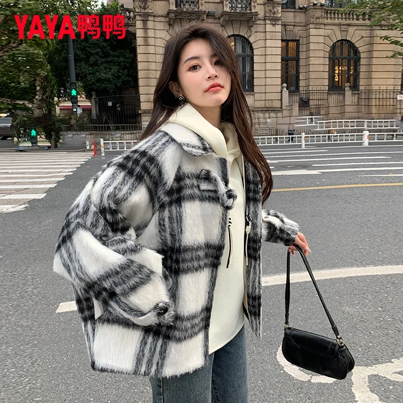 YAYA/鸭鸭羽绒服女韩版格子宽松百搭短款街头毛呢外套YE3B63108A6