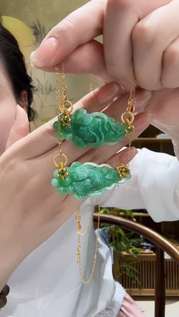 颈饰未镶嵌翡翠多样发其一个