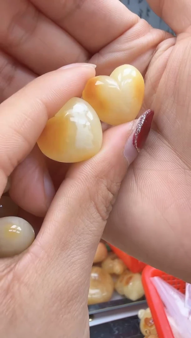 【闪购商品】琥珀裸石未镶嵌配饰  多样性发一