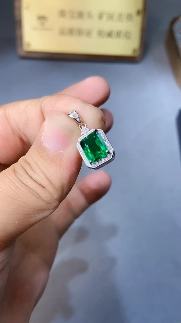 【闪购商品】透辉石吊坠银S925镶嵌354