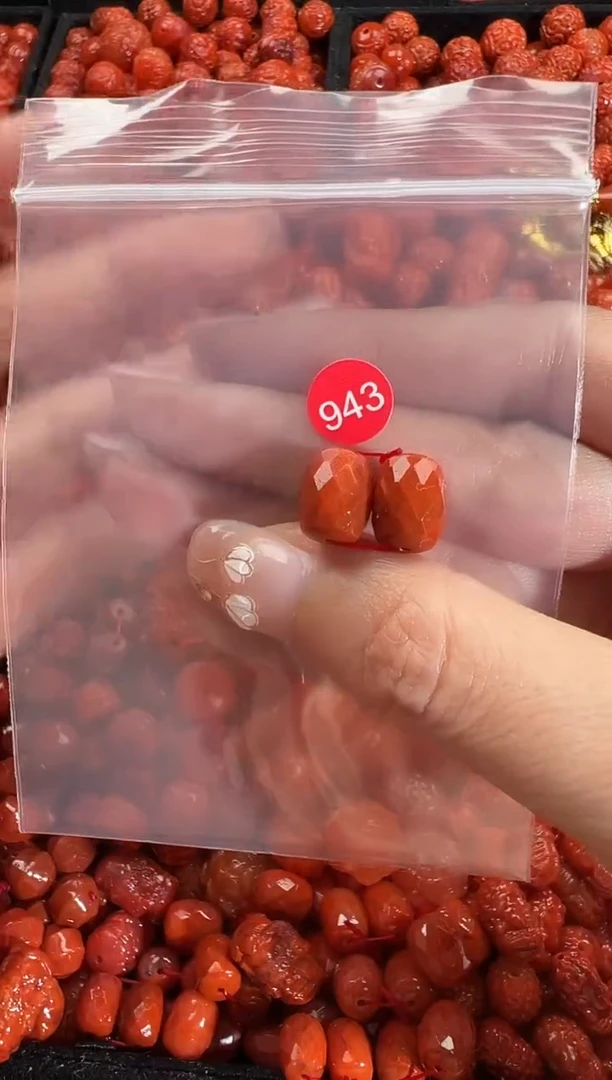 颈饰未镶嵌南红玛瑙1