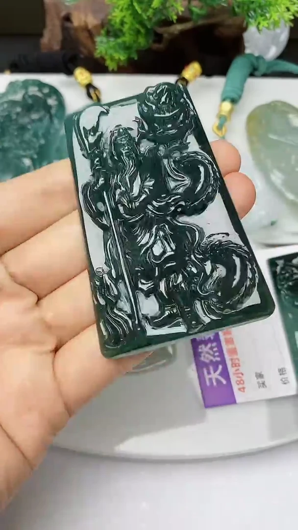 【闪购商品】翡翠颈饰未镶嵌