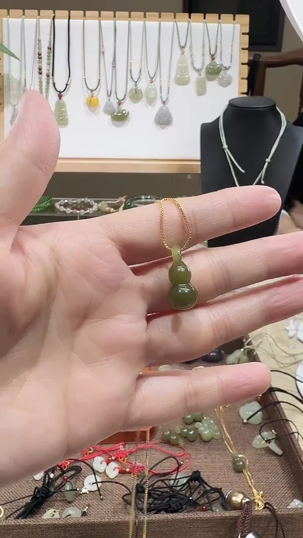 颈饰未镶嵌和田玉青黄口葫芦20mm吊坠