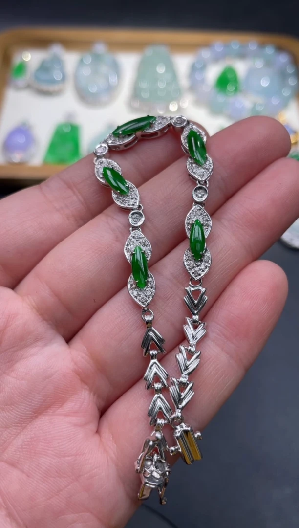 18K金镶嵌手链翡翠39.......