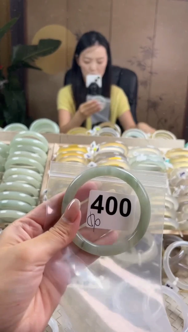 手镯玛瑙/玉髓未镶嵌天山翠默认微抠400