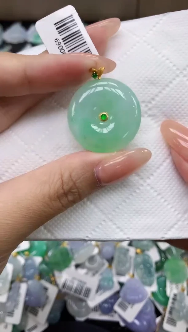 颈饰18K金镶嵌翡翠11111111111