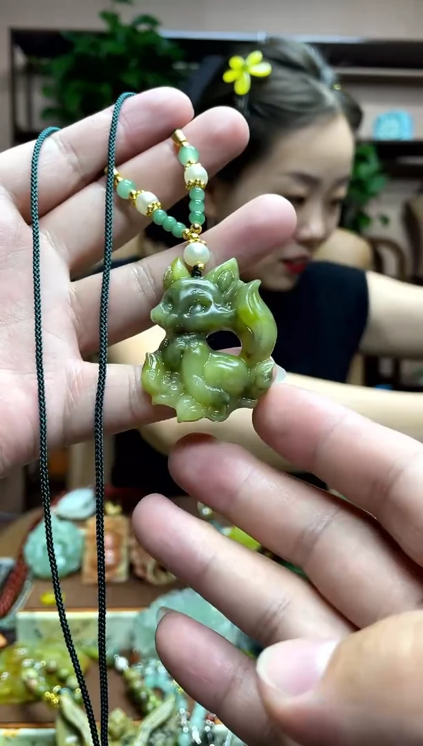 未镶嵌岫玉吊坠·4