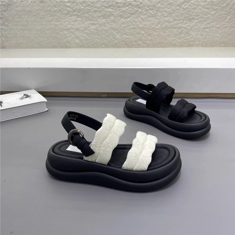 爆款国风刺绣厚底罗马凉鞋女2025年夏季新款露趾一字带舒适沙滩鞋