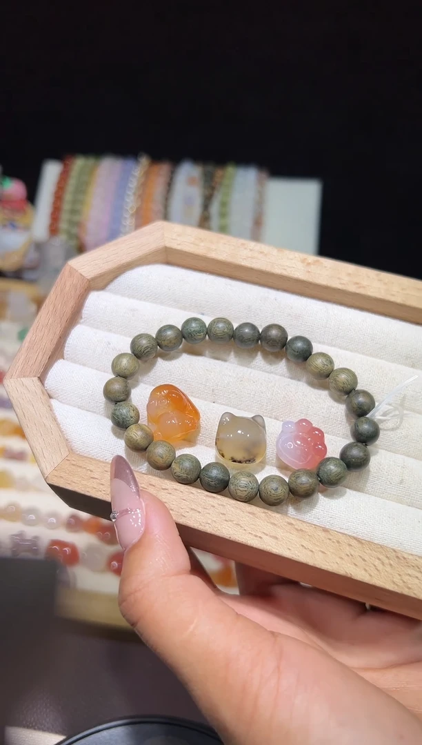 A662 猫头猫爪檀木手串编