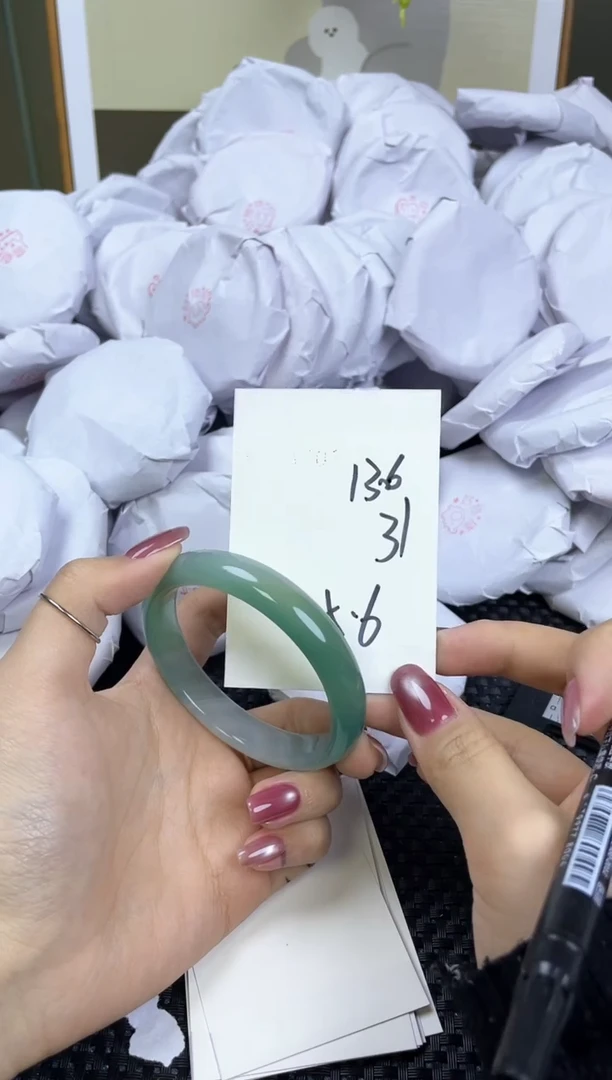 【闪购商品】玛瑙/玉髓手镯未镶嵌136